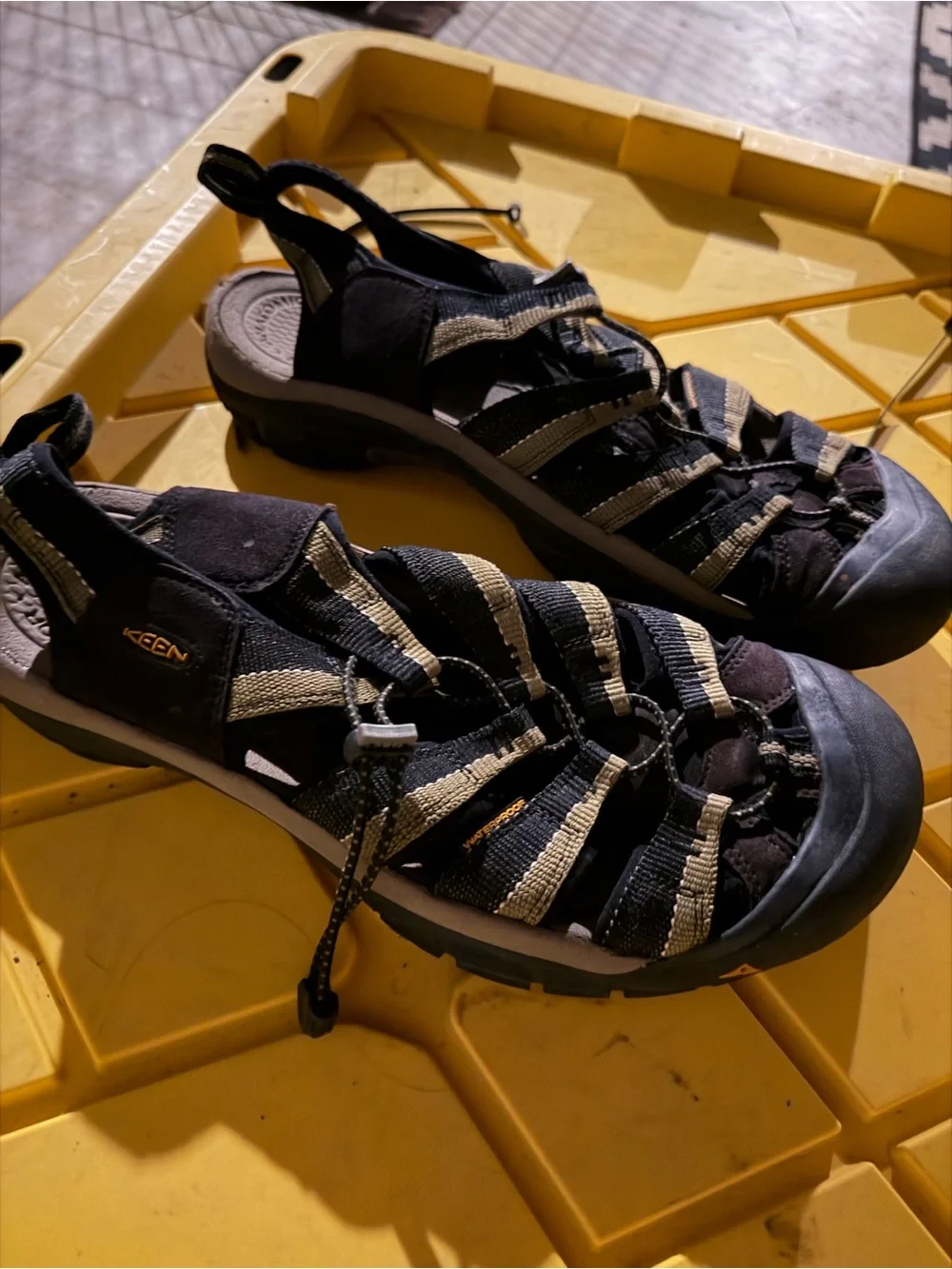 KEEN Newport H2 Men’s Size 13 Black Olive Waterproof Hiking Water Sandals